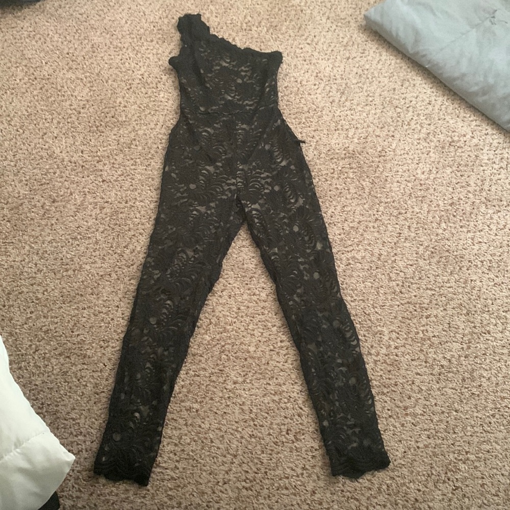 Bebe lace romper